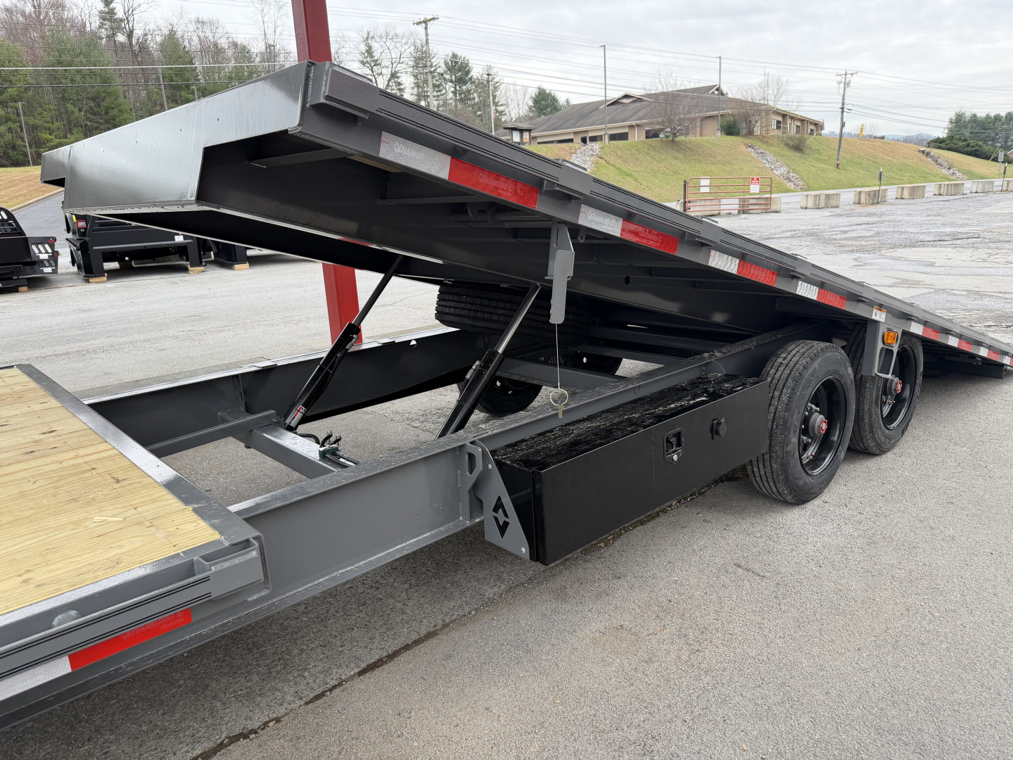 New 2026 Diamond C DET210 DECK OVER POWER TILT TRAILER WITH HYDRO JACKS & REMOTE