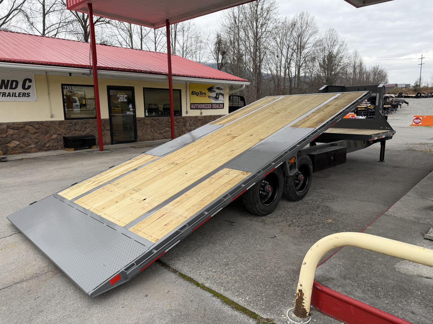 New 2026 Diamond C DET210 DECK OVER POWER TILT TRAILER WITH HYDRO JACKS & REMOTE