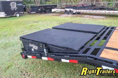 New 2026 8.5x30 PJ Gooseneck Equipment Trailer