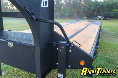 New 2026 8.5X32 PJ Trailers Gooseneck Equipment Trailer