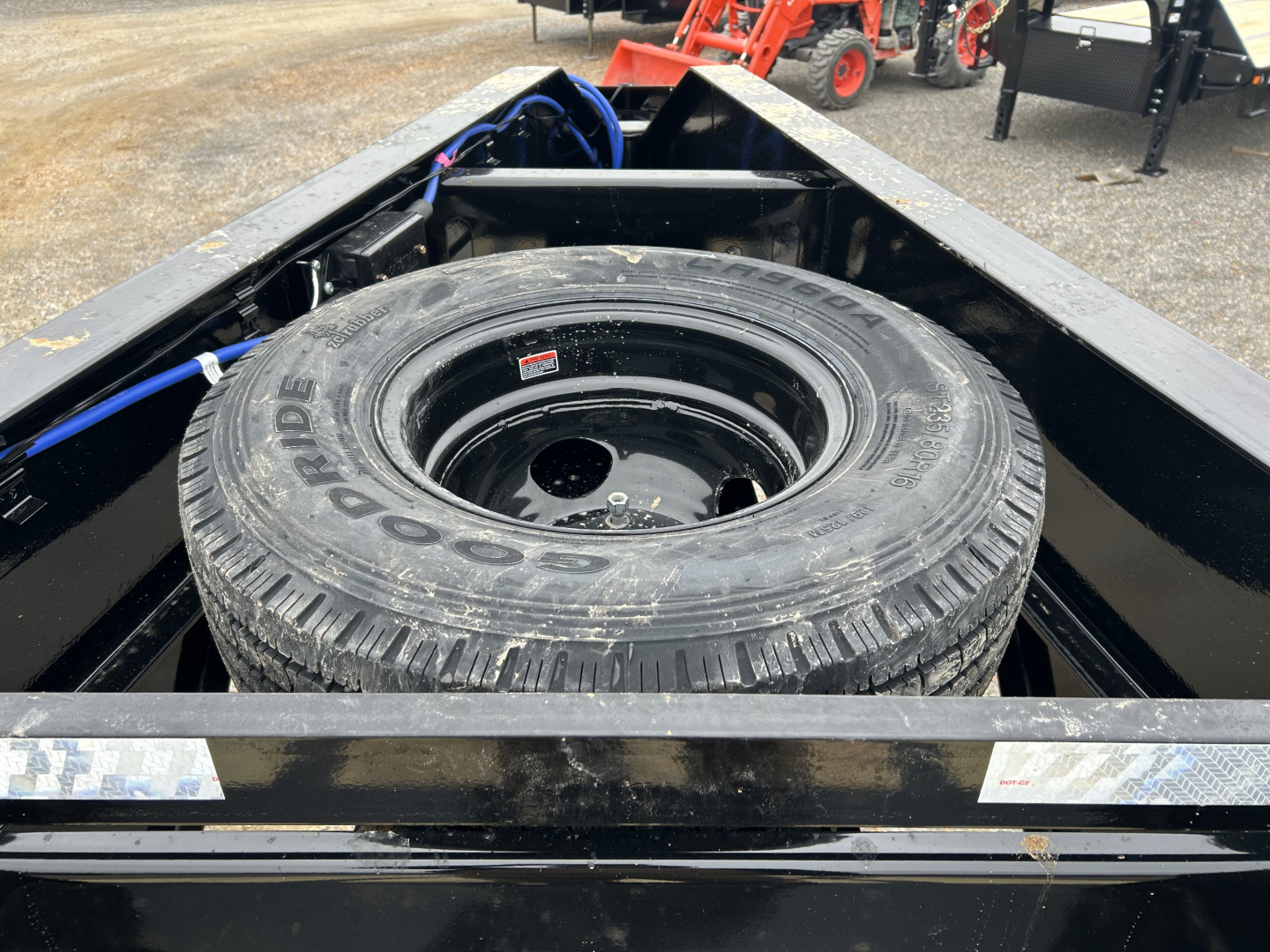 New 2026 Load Trail Hydraulic Dovetail Gooseneck Trailer | 102" x 32' 25.9K GVWR