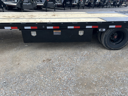 New 2026 Load Trail Hydraulic Dovetail Gooseneck Trailer | 102" x 32' 25.9K GVWR