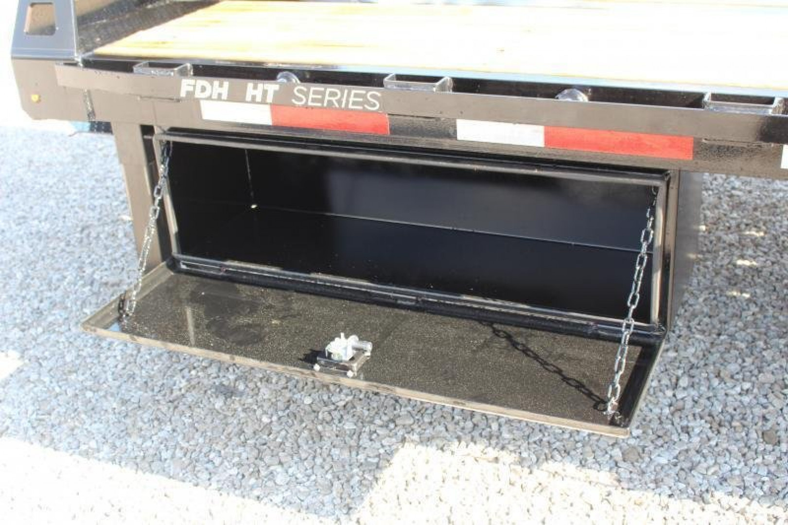 New 2026 Moritz FDGH Hydraulic Tail 32' GOOSENECK Deckover Flatbed Trailer- 25900# GVW