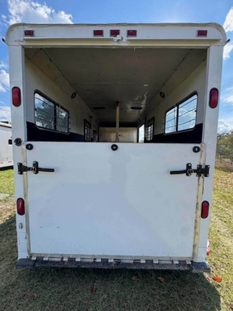 Used 2002 Horton 2002 Horton 16' 2+1 GN Horse Trailer Horse Trailer