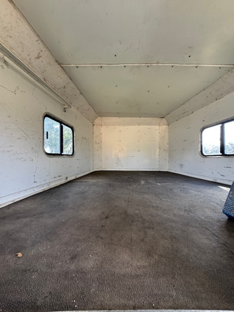 Used 2002 Horton 2002 Horton 16' 2+1 GN Horse Trailer Horse Trailer