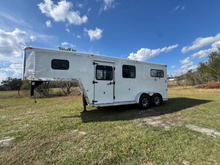 Used 2002 Horton 2002 Horton 16' 2+1 GN Horse Trailer Horse Trailer