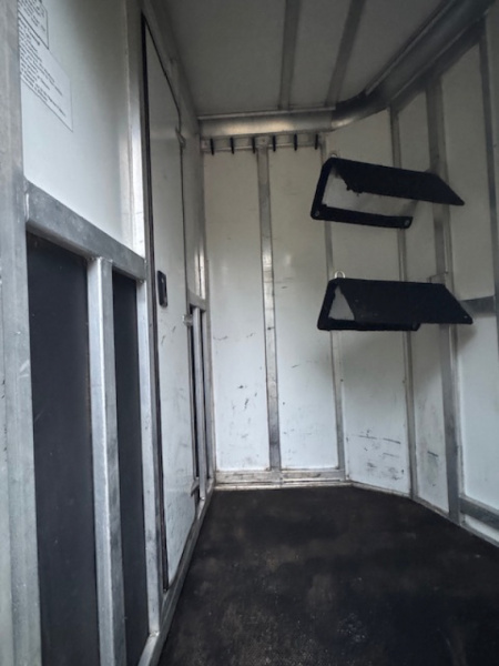 Used 2007 Shadow Stablemate 2H Straight Load Horse Trailer