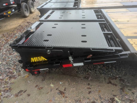 New 2026 Big Tex Trailers 25+5 14GN Single Wheel Tandem Gooseneck w/ Mega Ramps 15900 GVWR Flatbed Trailer