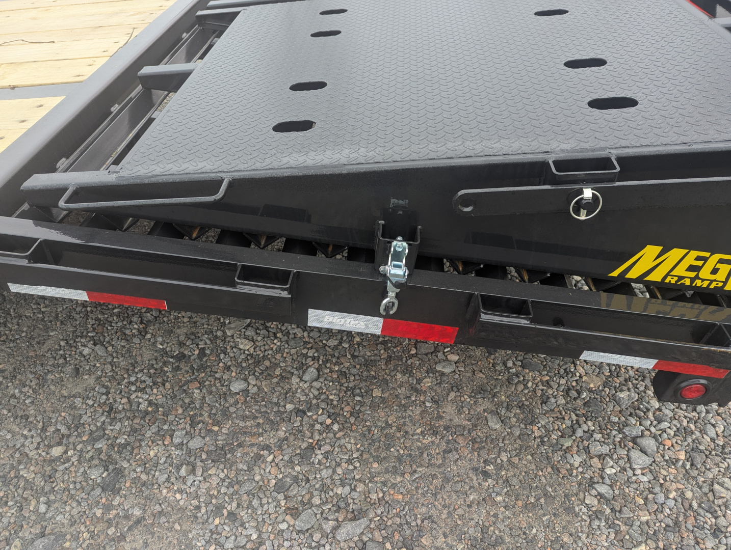 New 2026 Big Tex Trailers 35+5 25GN Heavy Duty Tandem Dual Wheel Gooseneck w/ Mega Ramps 25900 GVWR Flatbed Trailer