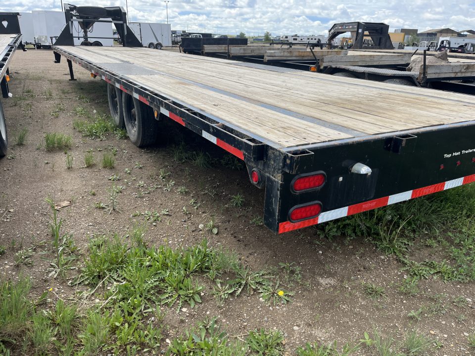 Used 2023 Top Hat Trailers 34' STRAIGHT DECK Flatbed Trailer