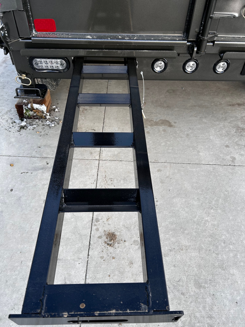 New 2026 MAXXD D6X 60x10 9.9k gvwr 3' SIDES, TARP, SPARE, WIRELESS Dump Trailer