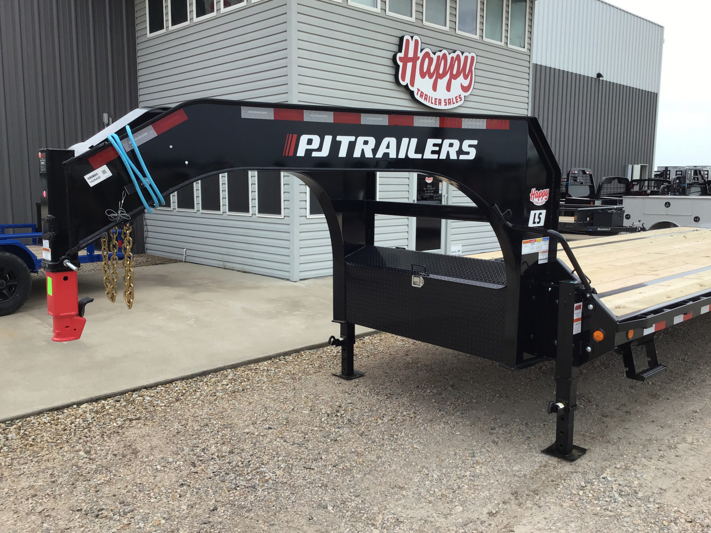 New 2026 PJ 102"x40' GN Low-Pro Flatbed w/ Singles - LS