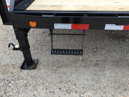 New 2026 PJ 102"x40' GN Low-Pro Flatbed w/ Singles - LS