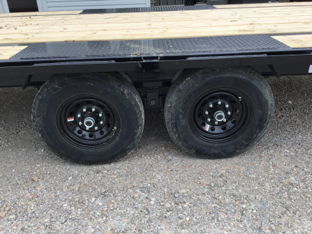 New 2026 PJ 102"x40' GN Low-Pro Flatbed w/ Singles - LS