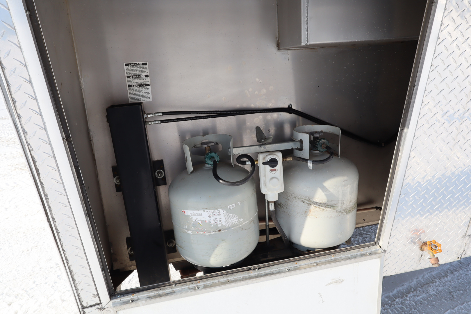 Used 2012 Bison Trailers 4 Place LQ Bunkbed Horse Trailer