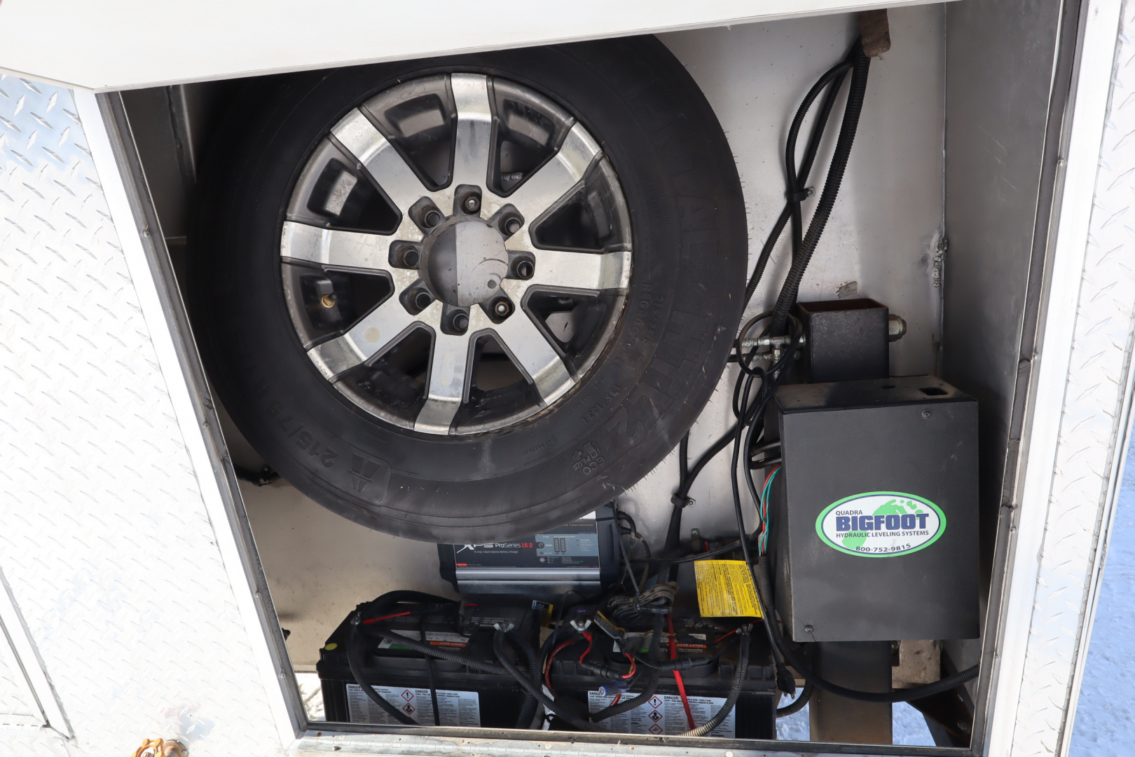 Used 2012 Bison Trailers 4 Place LQ Bunkbed Horse Trailer