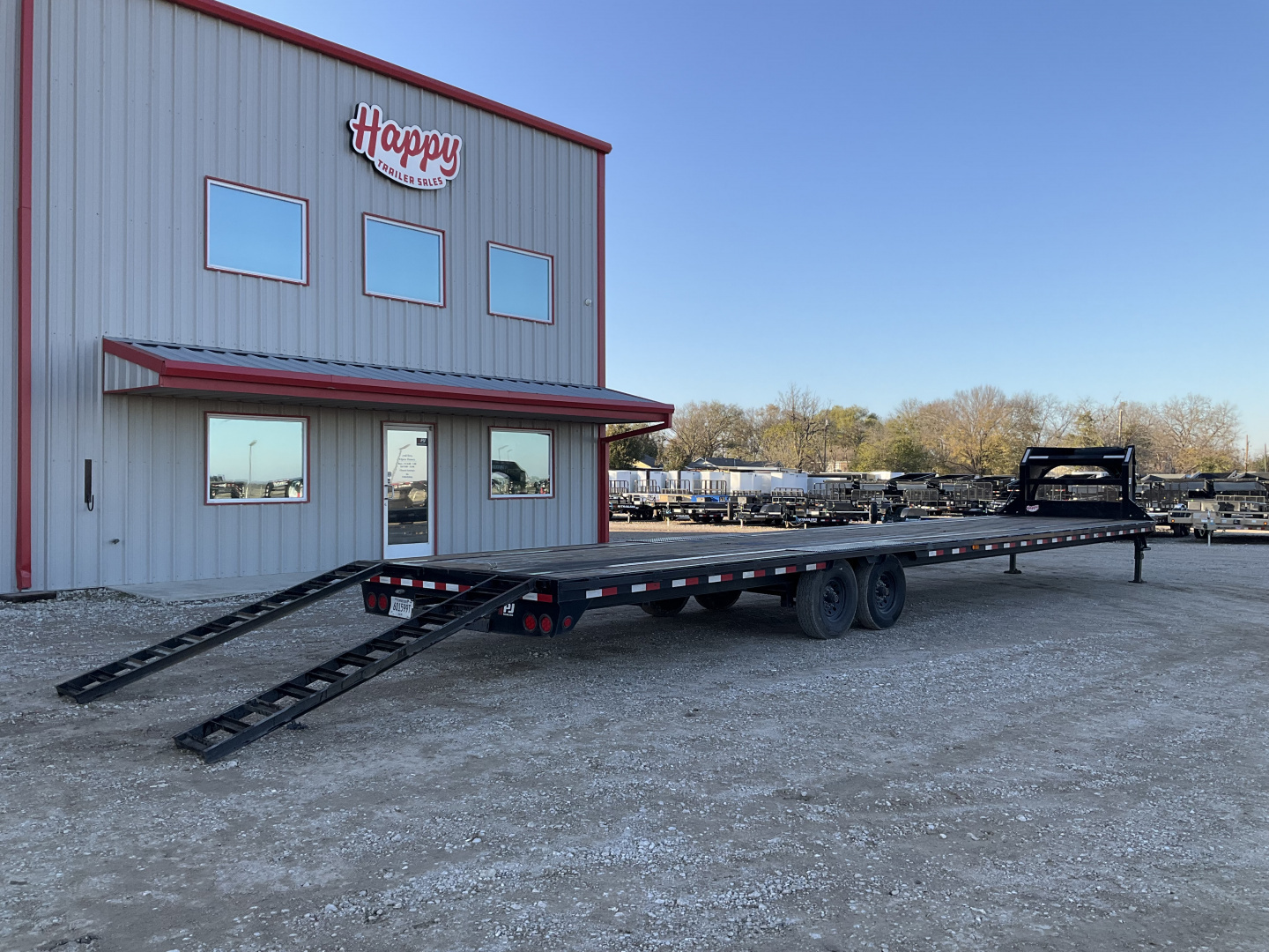Used 2025 PJ 102"x40' GN Flatbed- LX