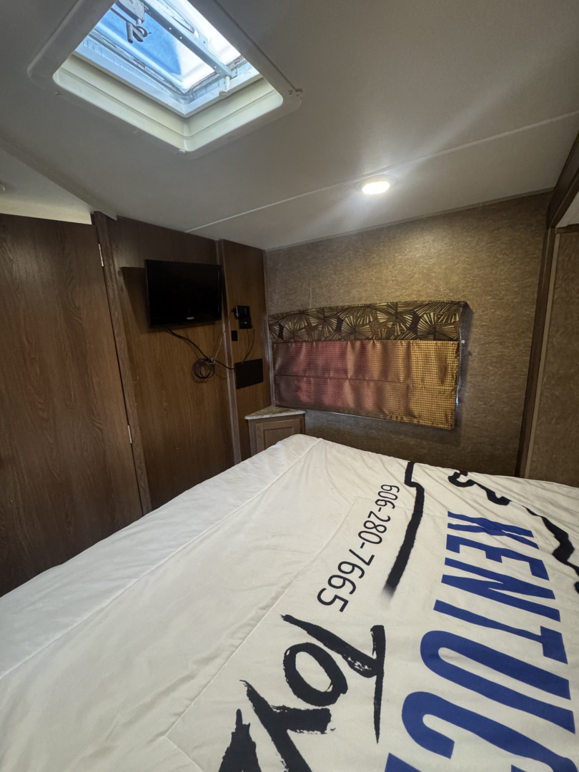 Used 2016 Coachmen Leprechaun Class C