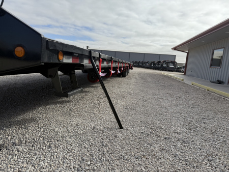 New 2026 PJ 102"x40' GN Low-Pro Air-Ride Flatbed w/ Duals - LD
