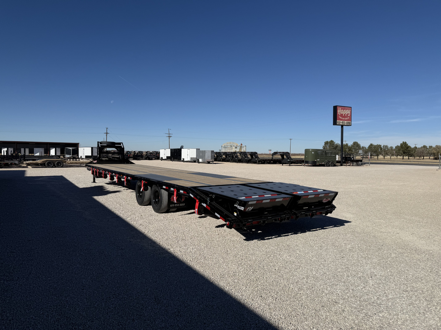 New 2026 PJ 102"x40' GN Low-Pro Air-Ride Flatbed w/ Duals - LD