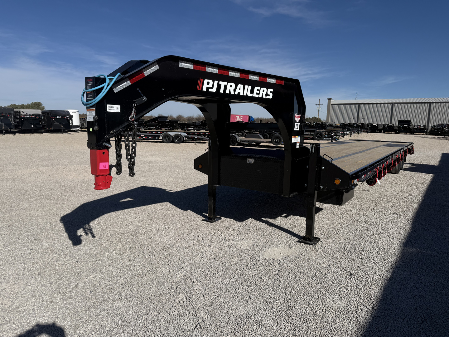 New 2026 PJ 102"x40' GN Low-Pro Air-Ride Flatbed w/ Duals - LD