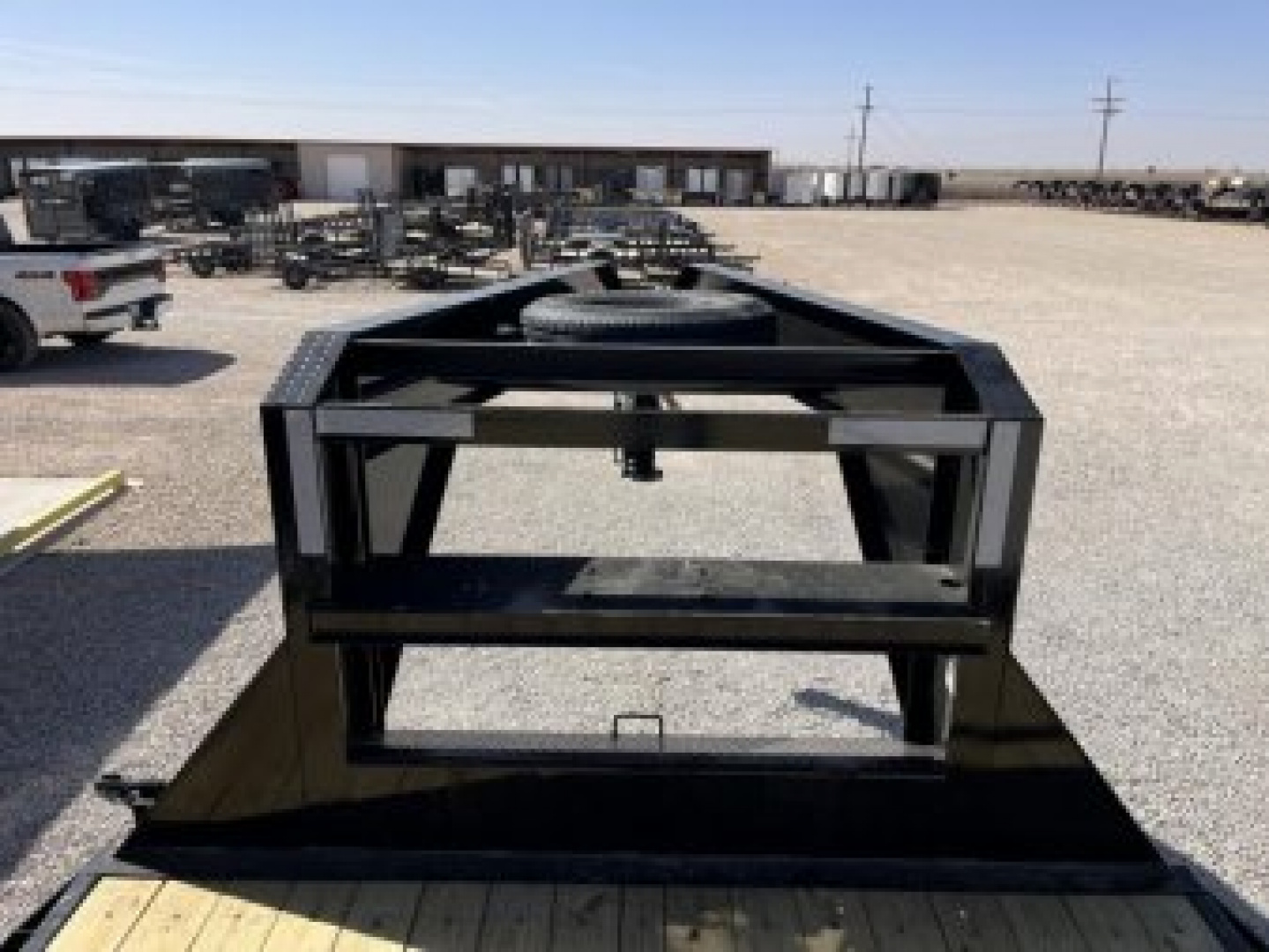 New 2026 PJ 102"x28' Gooseneck Deckover Hydraulic Tilt Trailer – T8