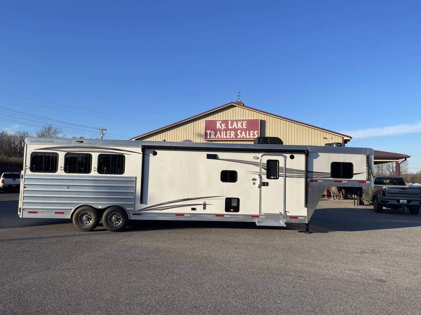 Used 2025 Merhow Trailers SUMMIT 8314 DA Horse Trailer