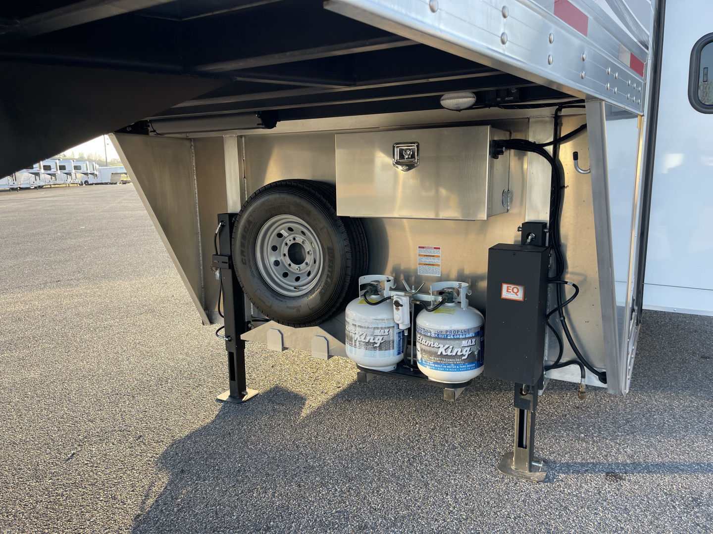 Used 2025 Merhow Trailers SUMMIT 8314 DA Horse Trailer