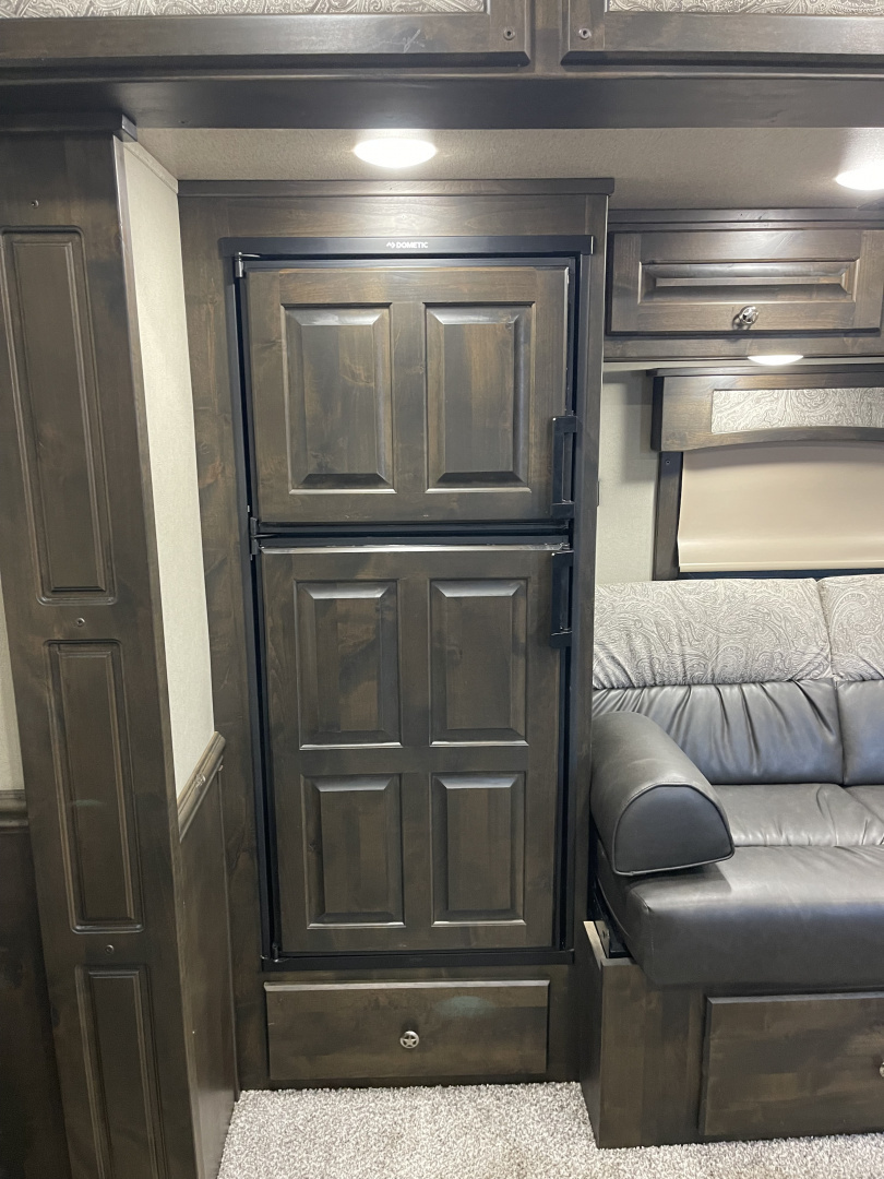 Used 2025 Merhow Trailers SUMMIT 8314 DA Horse Trailer