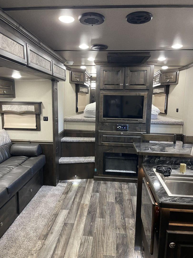 Used 2025 Merhow Trailers SUMMIT 8314 DA Horse Trailer