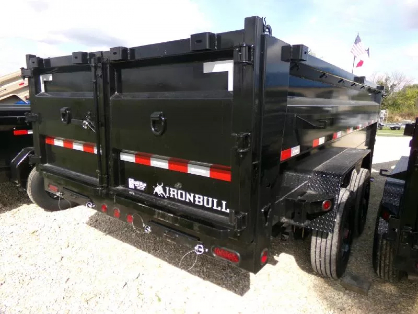 New 2026 Iron Bull 83 x 16 DHG-Gooseneck Dump Trailer, 22K GVWR with 3' Sides, Hydraulic Jacks, 4 Button Wireless Remote Dump Trailer