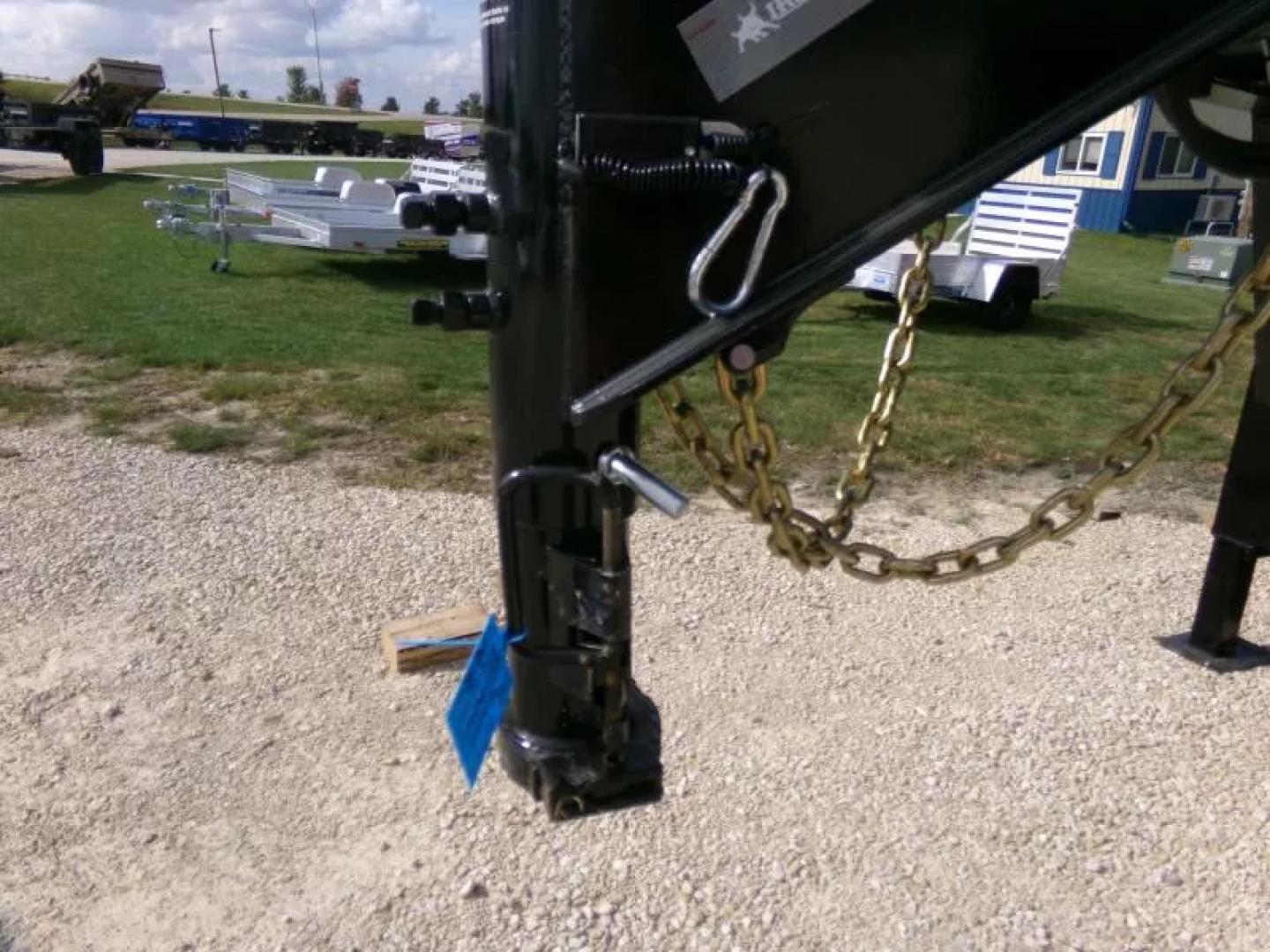 New 2026 Iron Bull 83 x 16 DHG-Gooseneck Dump Trailer with 22K GVWR , Hydraulic Jacks, Wireless Remote and 3' Sides