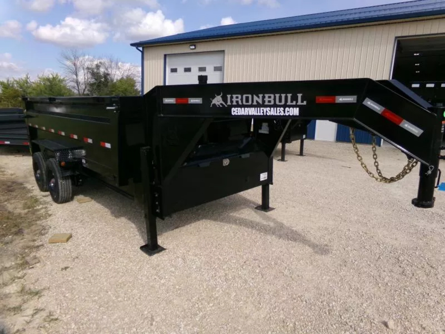 New 2026 Iron Bull 83 x 16 DHG-Gooseneck Dump Trailer with 22K GVWR , Hydraulic Jacks, Wireless Remote and 3' Sides