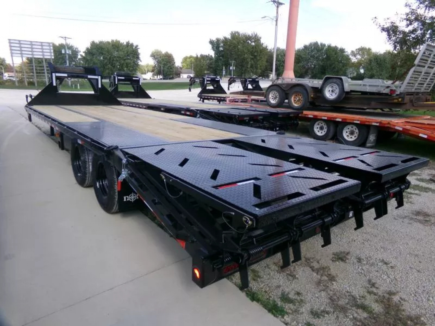 New 2026 Norstar 102 x 25 (20+5) FXG Gooseneck Deckover with 22,000lb. GVWR with Rampage Ramps and Matching Spare