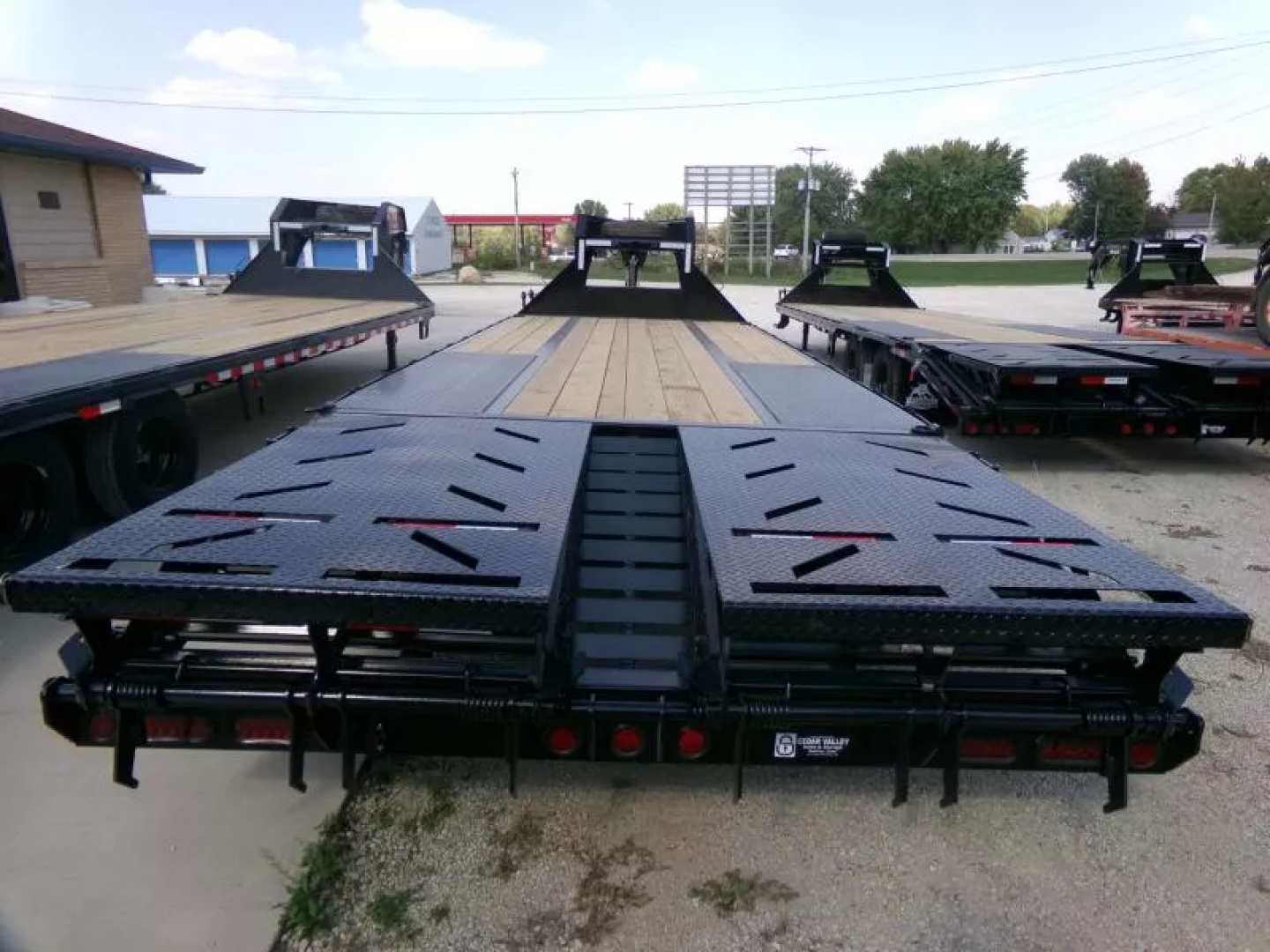 New 2026 Norstar 102 x 25 (20+5) FXG Gooseneck Deckover with 22,000lb. GVWR with Rampage Ramps and Matching Spare