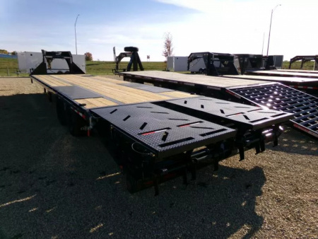 New 2026 Norstar 102 x 32 (27+5) FXG Gooseneck Deckover with 22,000 lb. GVWR, Rampage Ramps