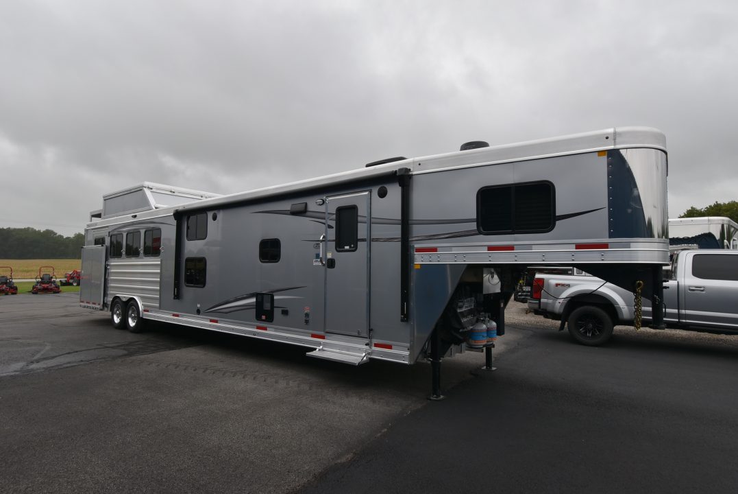 New 2027 Merhow Trailers 8416 BB Horse Trailer