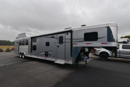 New 2027 Merhow Trailers 8416 BB Horse Trailer