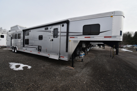 New 2026 Merhow Trailers 8416 BB Horse Trailer