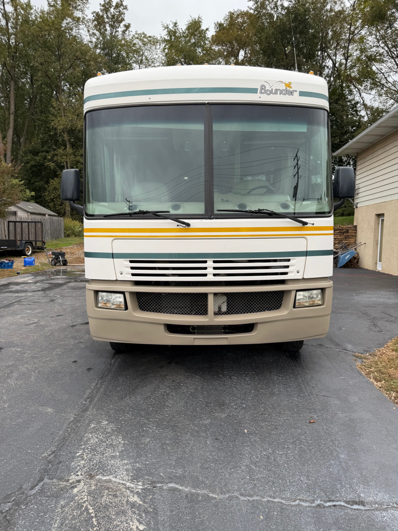 Used 2003 Fleetwood RV BOUNDER Class A