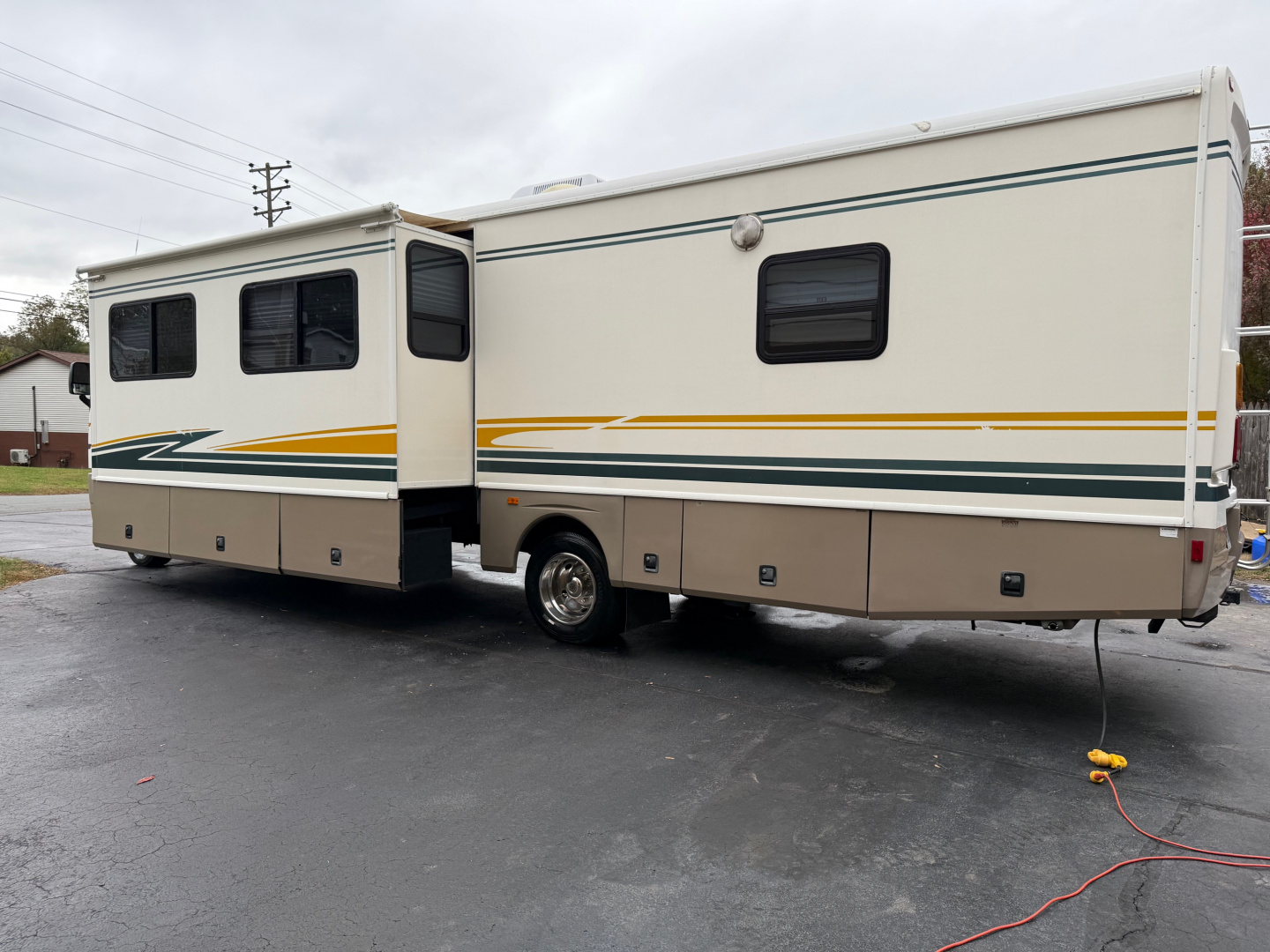 Used 2003 Fleetwood RV BOUNDER Class A