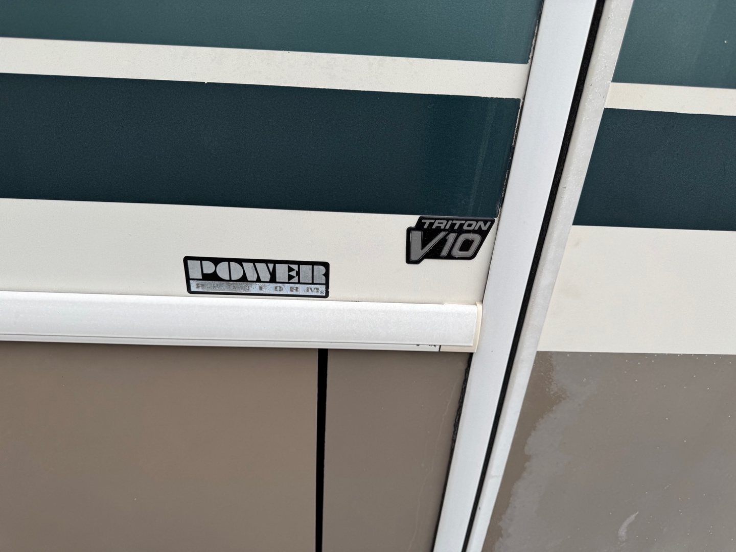 Used 2003 Fleetwood RV BOUNDER Class A