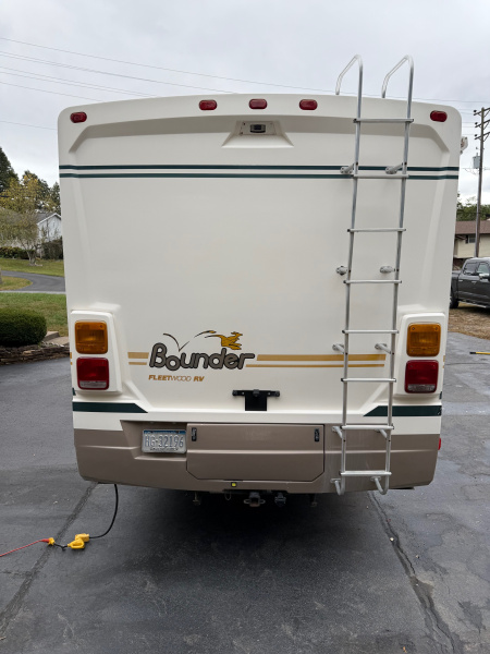 Used 2003 Fleetwood RV BOUNDER Class A