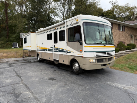 Used 2003 Fleetwood RV BOUNDER Class A