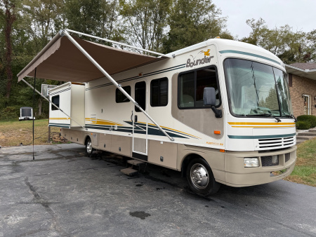 Used 2003 Fleetwood RV BOUNDER Class A