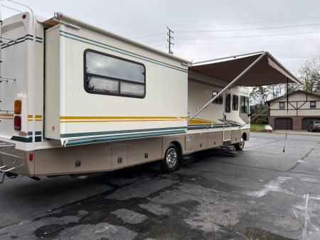 Used 2003 Fleetwood RV BOUNDER Class A
