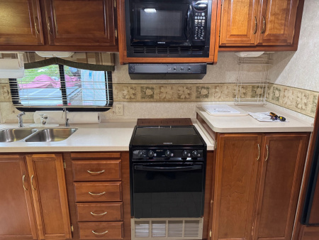 Used 2003 Fleetwood RV BOUNDER Class A