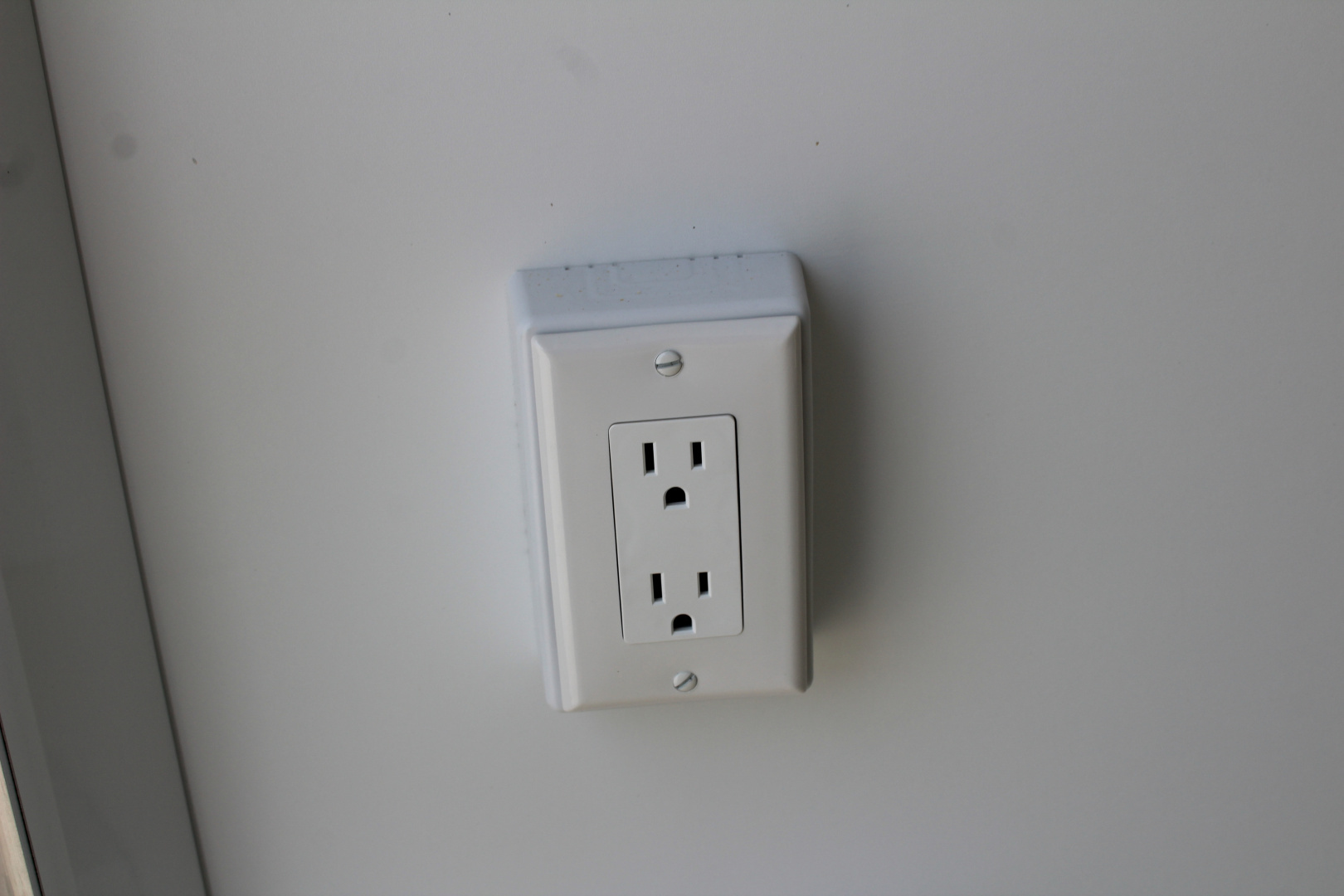 New 2026 NEO Trailers 5' x 10' Micro Sport - Recreation - Cargo - Enclosed Trailer - 2990# GVW