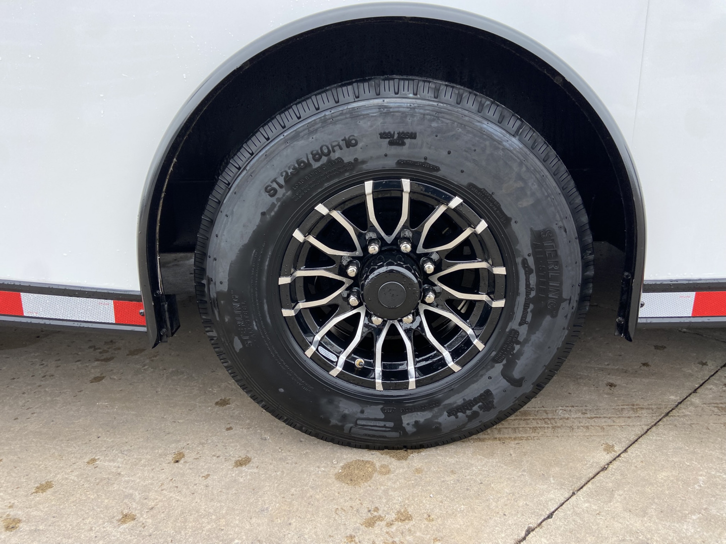 New 2026 United Trailers Limited Racing Trailer 28'