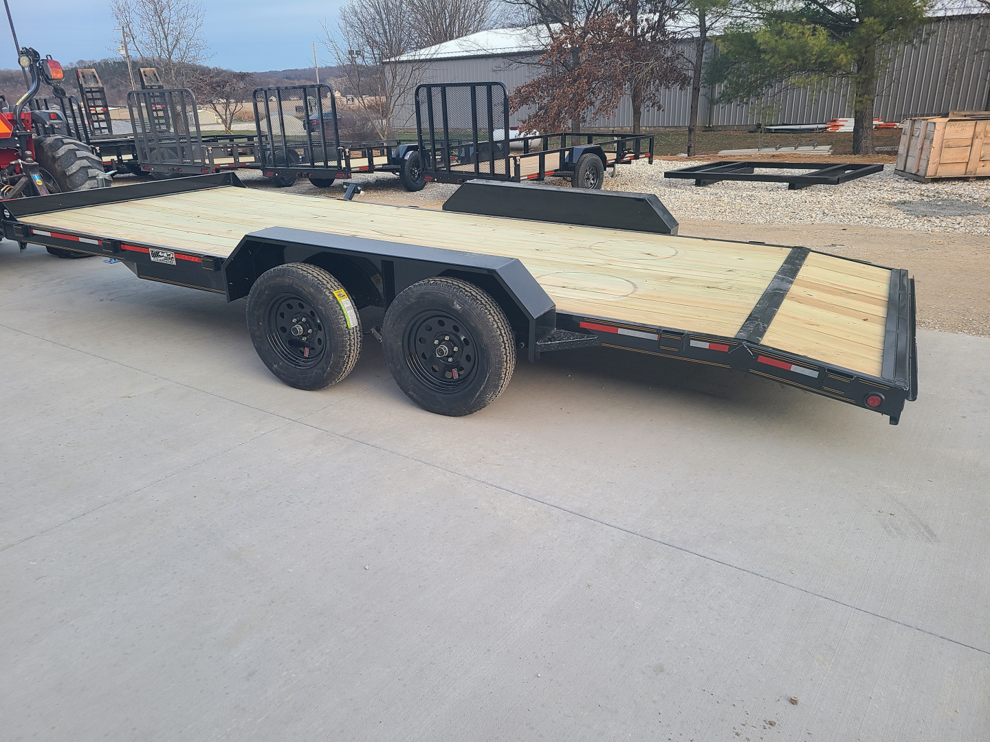 New Heartland 82"x18' CARHAULER DOVETAIL, 2 BRAKE R&C